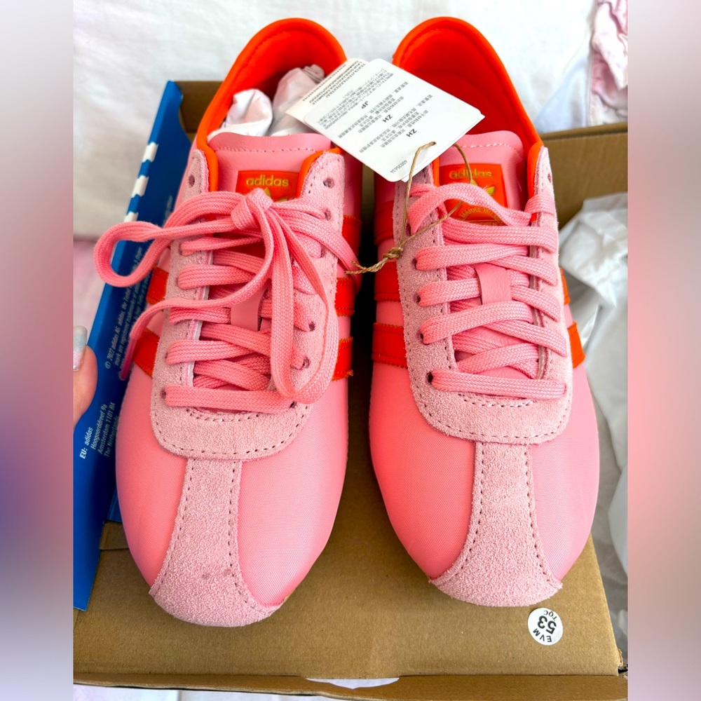 BNWT Adidas Tokyo Sneakers - LIMITED EDITION